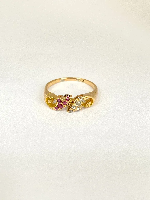 Vintage, 18ct Gold, Diamond and Ruby Snake Ring