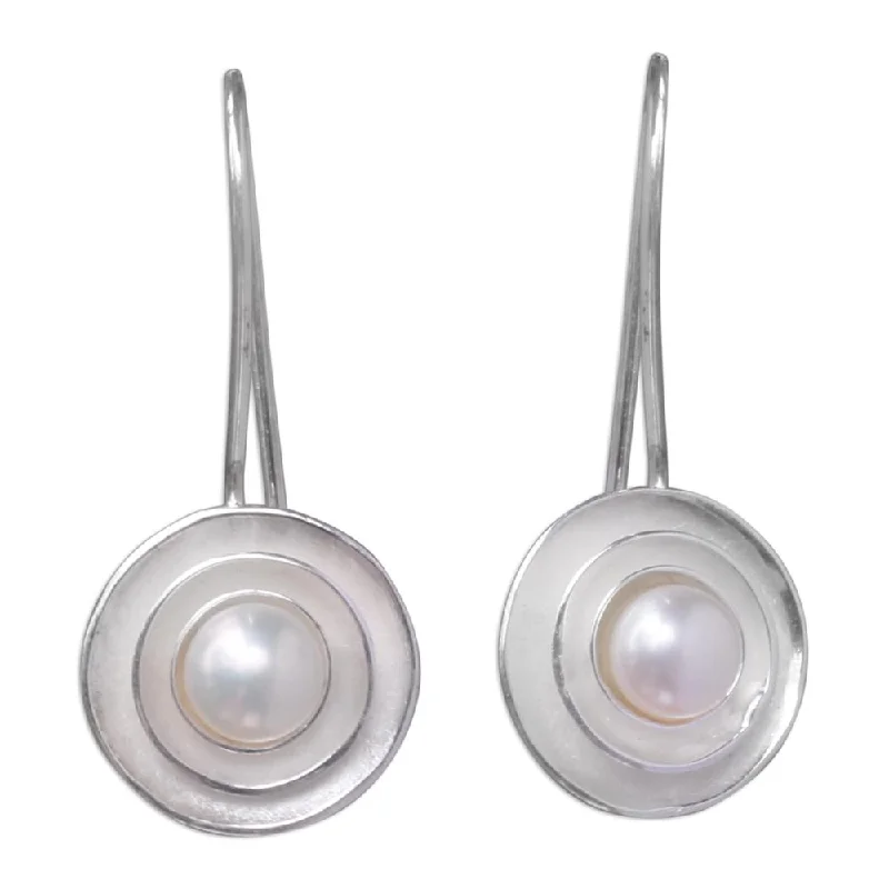 Handmade Sterling Silver 'Lunar Halo' Pearl Earrings (5 mm) (Indonesia) - 1.1*0.5